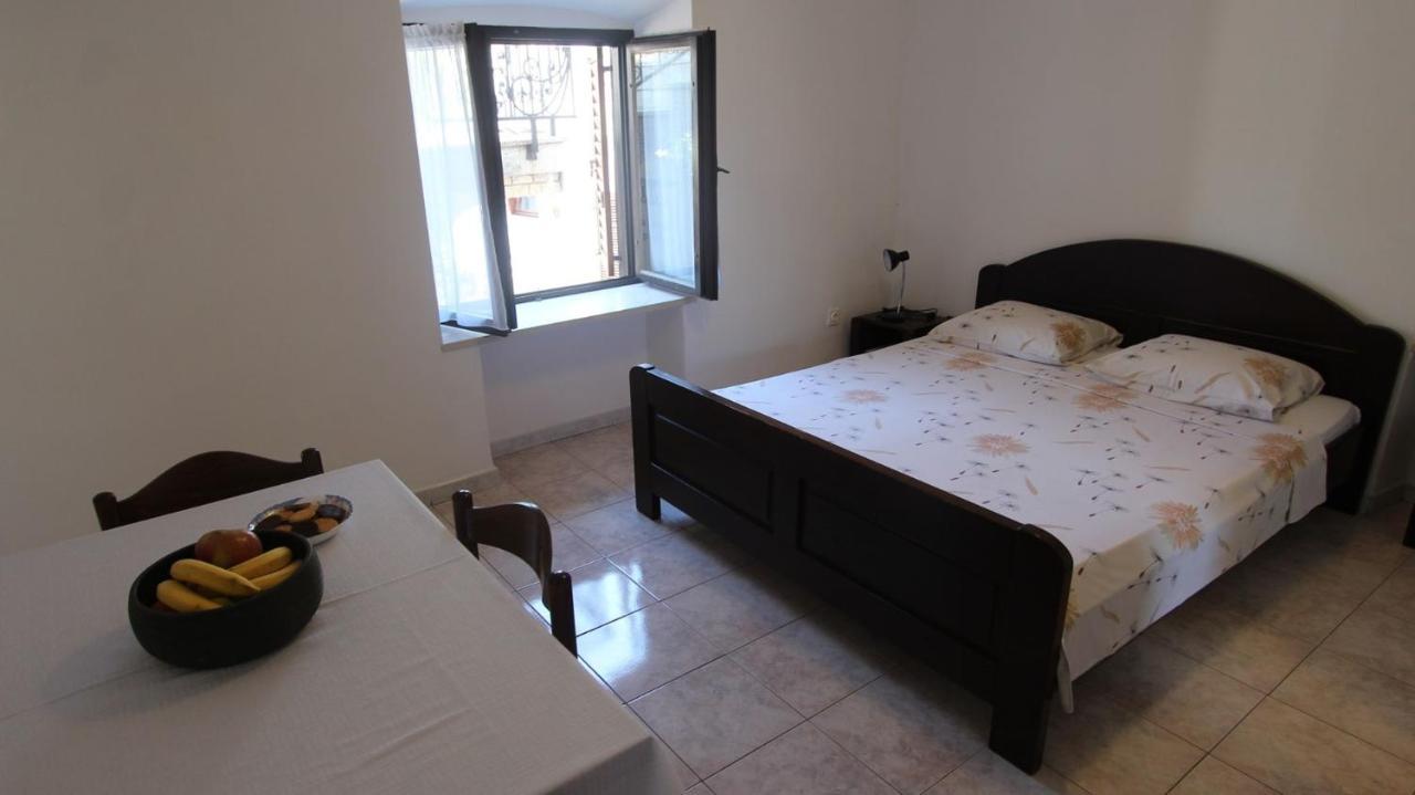 Apartments Eva Malinska Luaran gambar