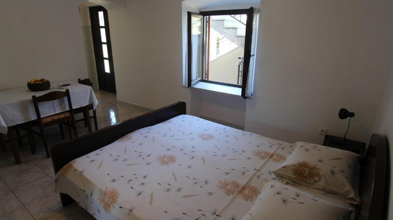 Apartments Eva Malinska Luaran gambar