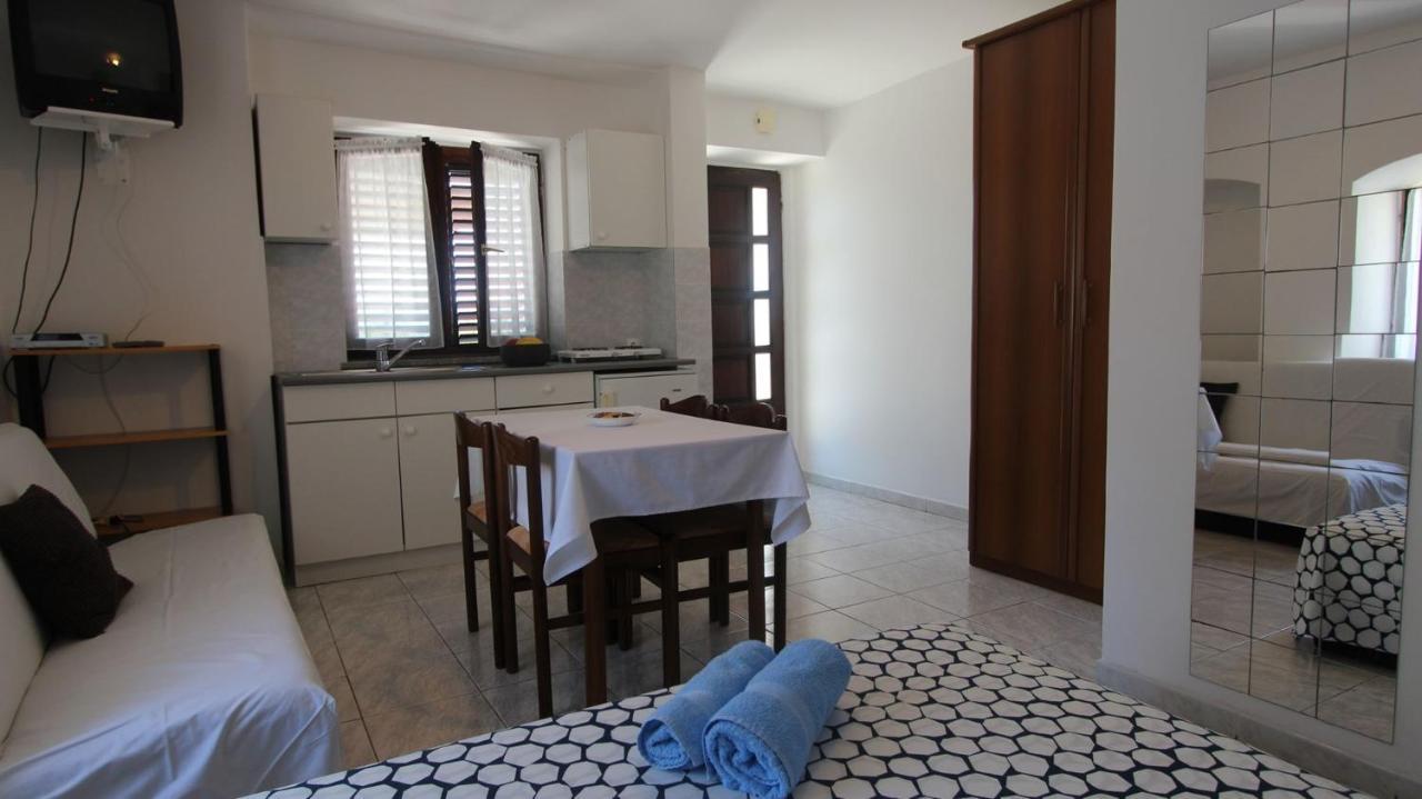 Apartments Eva Malinska Luaran gambar